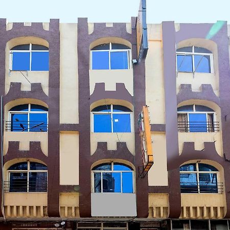 SPOT ON 36557 Hotel Sawera Indore Exterior foto